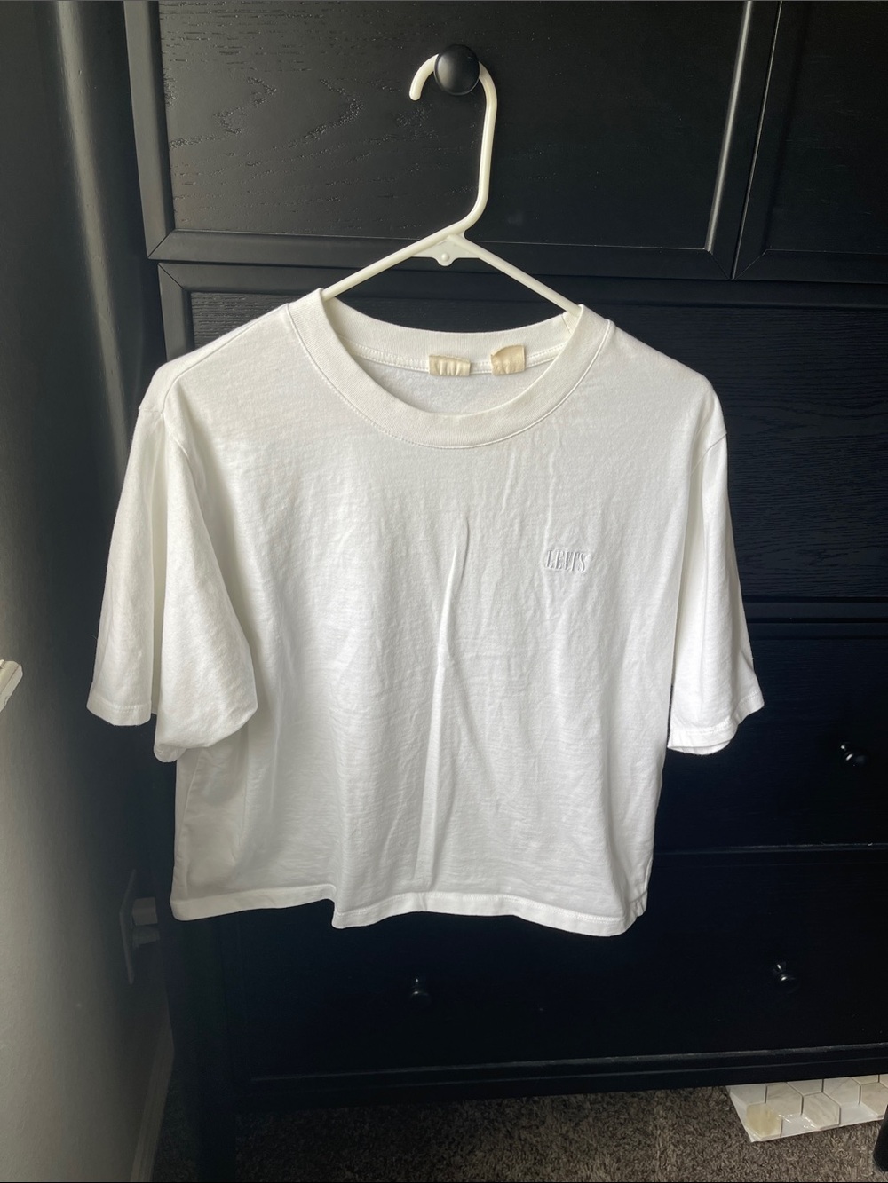 Levi's White Cropped Crewneck Tee